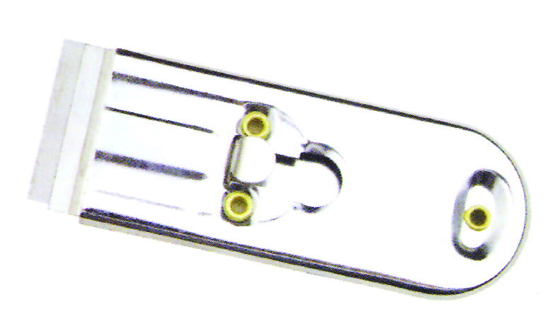 Cleaning scraper with metal handle