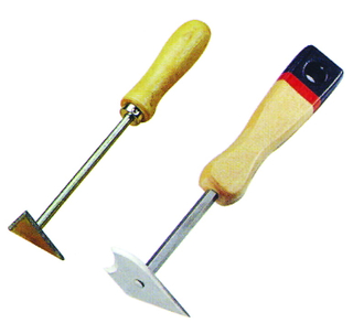 Cleaning scraper