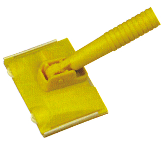 Ceiling paint pad with twisting handle